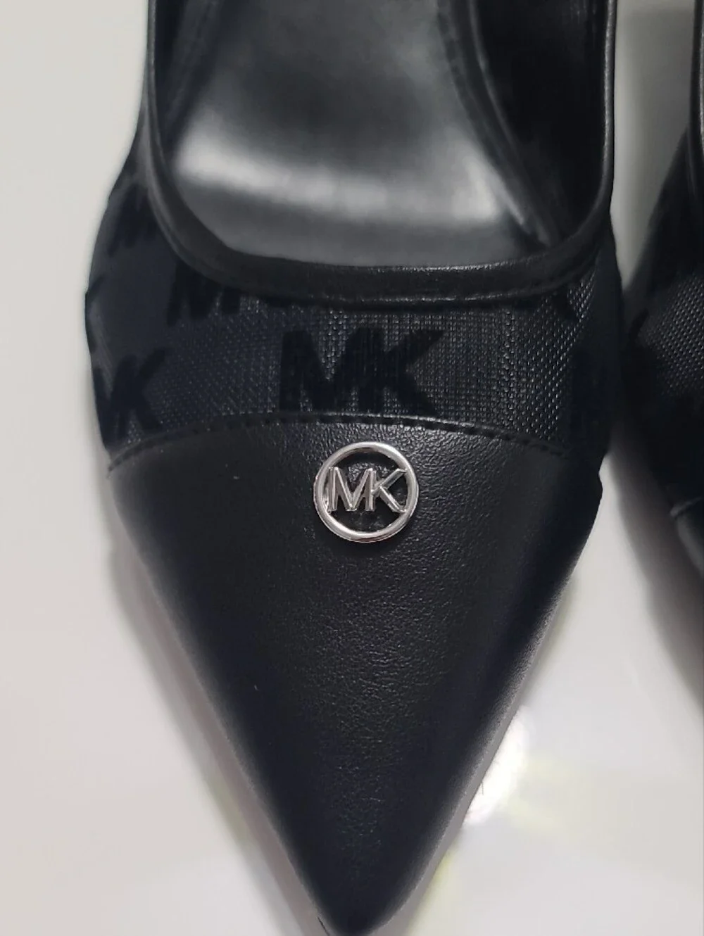 Michael Kors Black Pointed-Toe Mesh & Leather Pumps Size 8
